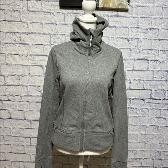 Lululemon Throw Me Over Hoodie
Vintage Sports Grey - Picture 4 of 14